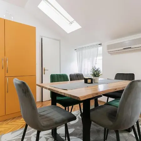Urban Point - City Centre Pet Friendly Apartment Crikvenica Exterior photo