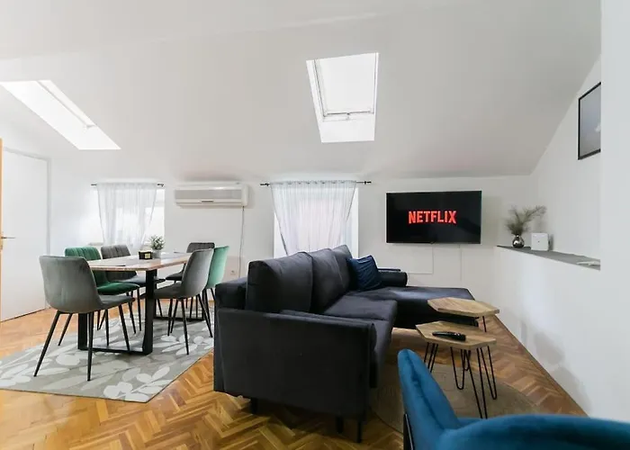 Urban Point - City Centre Pet Friendly Apartment