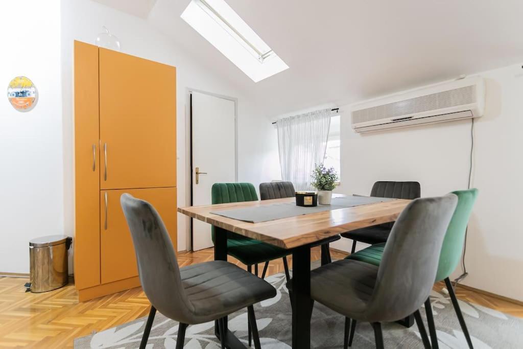 Urban Point - Centre Pet Friendly Apartment